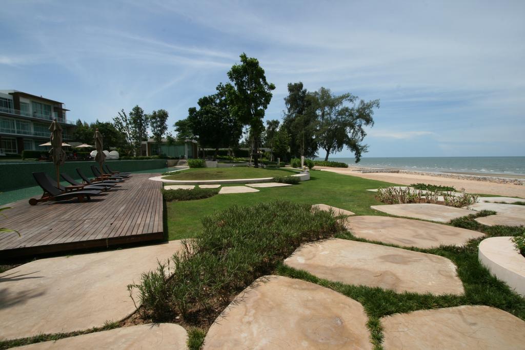 Luxury Beachfront Condo Хуа Хин Экстерьер фото